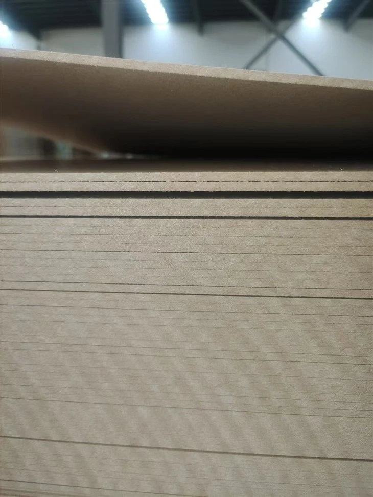 China MDF liso 1830X3660X8MM
