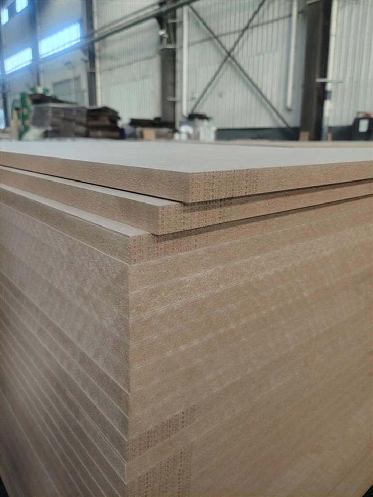 Madera MDF 1830 X 2440
